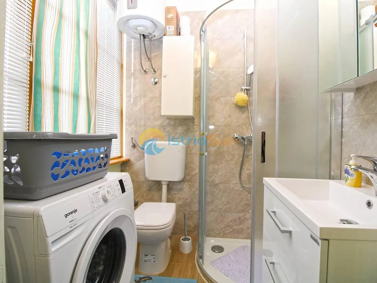 Studio Apartman Lea プーラ
